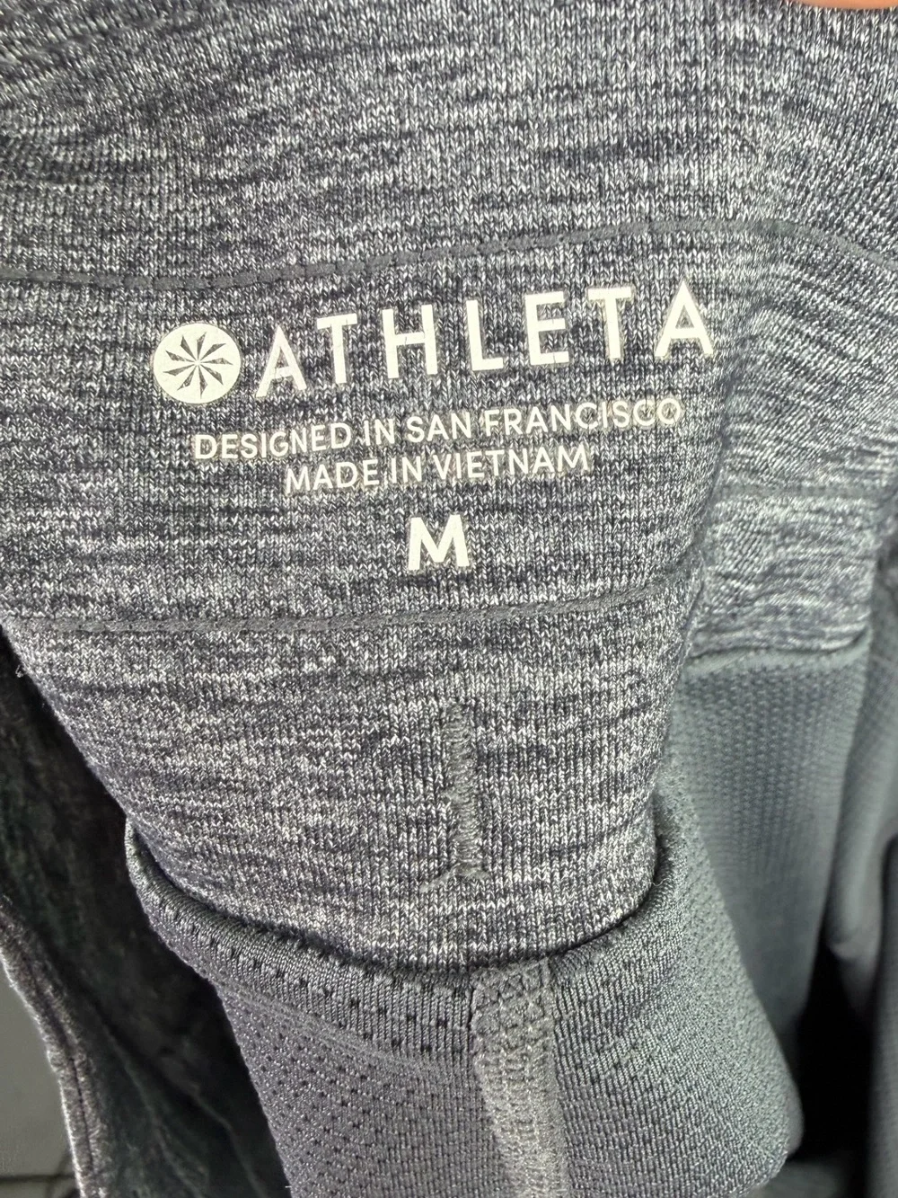 Athleta Metro Downtown Heather gray short size medium